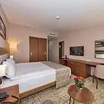 فندق Land Park 4*