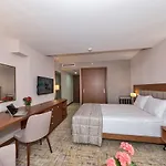 Land Park 4*