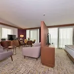Land Park 4*