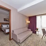 Land Park 4* اسطنبول