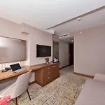 فندق Land Park 4*