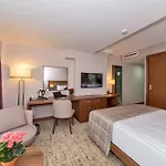 فندق Land Park 4*