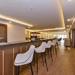 فندق Land Park 4*
