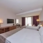 فندق Land Park 4*