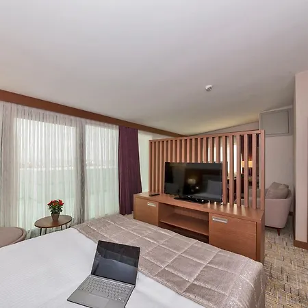 Land Park 4* Provincia di Istanbul
