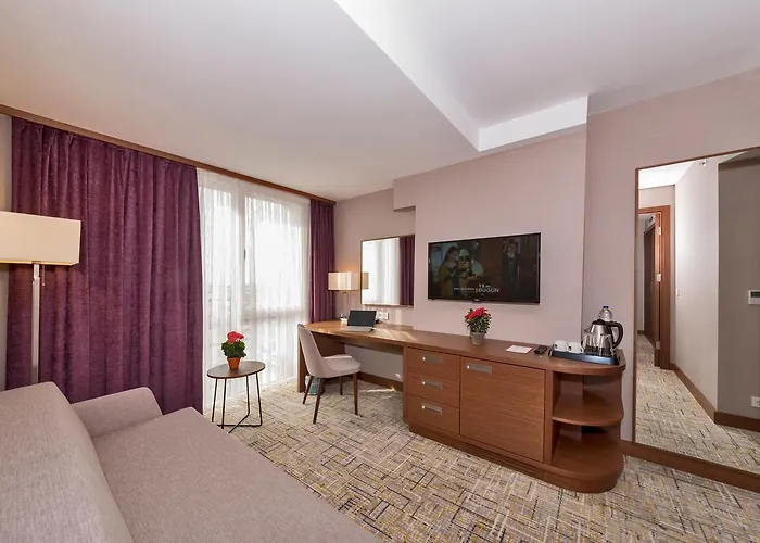 Land Park 4*