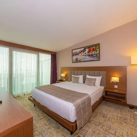 Land Park 4*