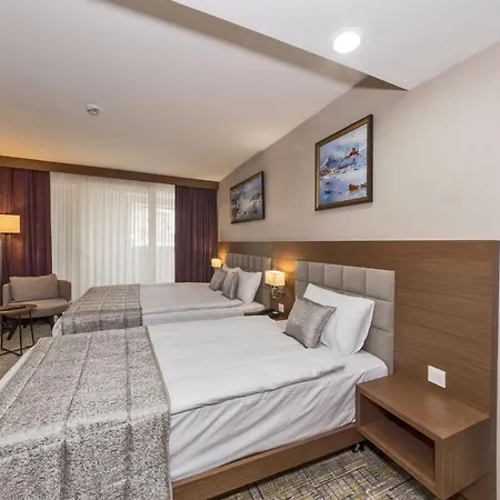 מלון Land Park 4*