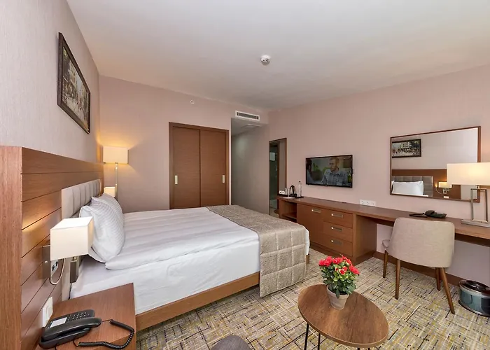 Ξενοδοχείο Land Park 4*