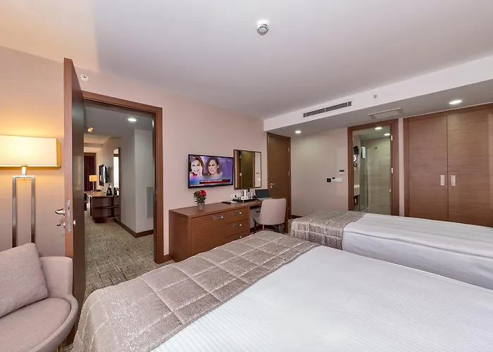 Ξενοδοχείο Land Park 4*