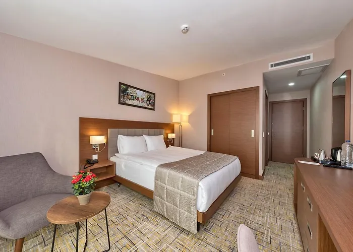 Ξενοδοχείο Land Park 4*