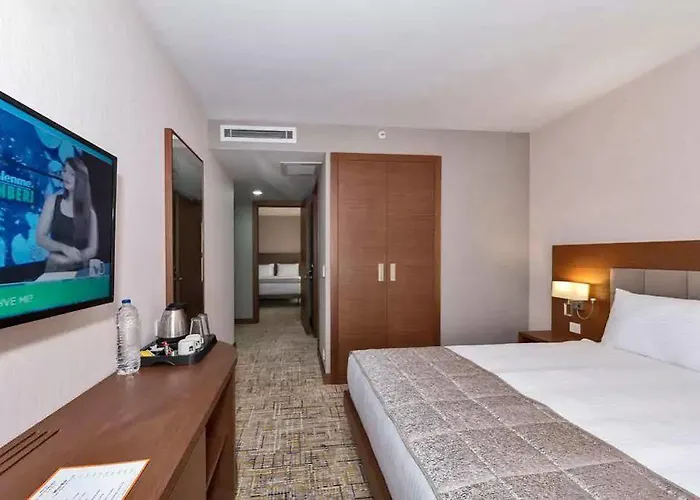 Ξενοδοχείο Land Park 4*