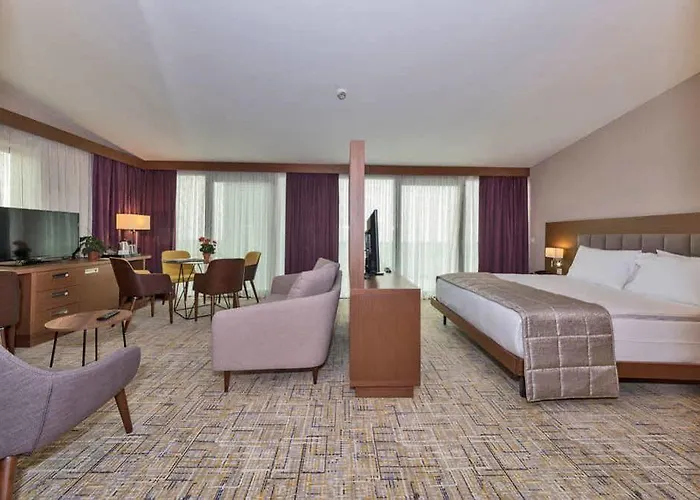 Ξενοδοχείο Land Park 4*