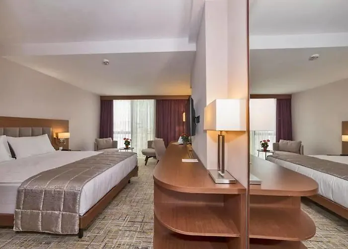 Ξενοδοχείο Land Park 4*