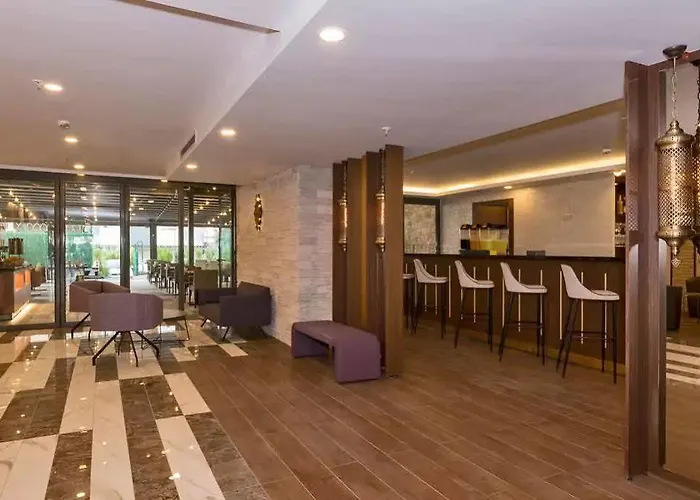 Ξενοδοχείο Land Park 4*