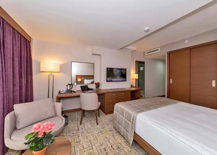 Ξενοδοχείο Land Park 4*