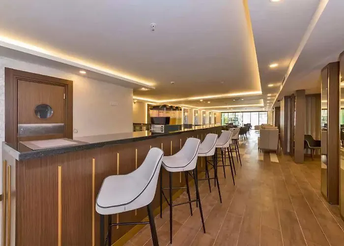 Ξενοδοχείο Land Park 4*