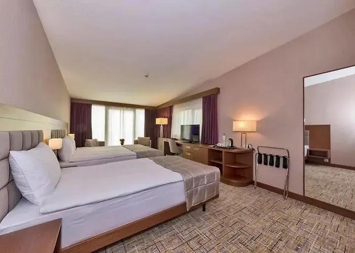 Ξενοδοχείο Land Park 4*