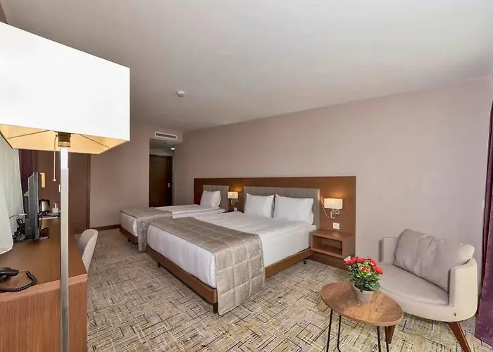 Ξενοδοχείο Land Park 4*