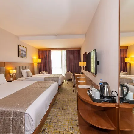 فندق Land Park 4*