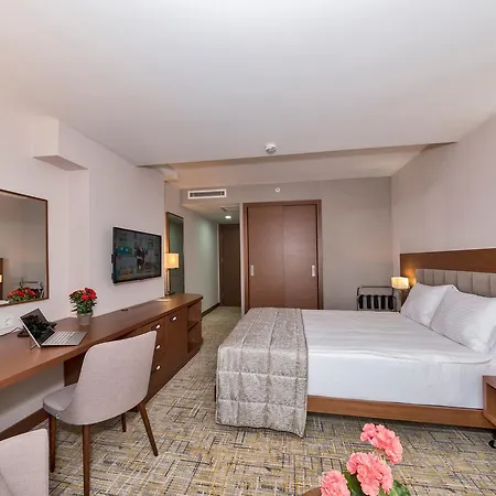 Land Park 4*