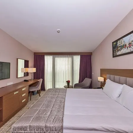 Land Park فندق