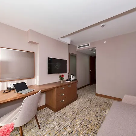 فندق Land Park 4*