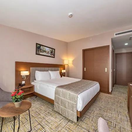 فندق Land Park 4*