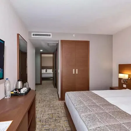 فندق Land Park 4*