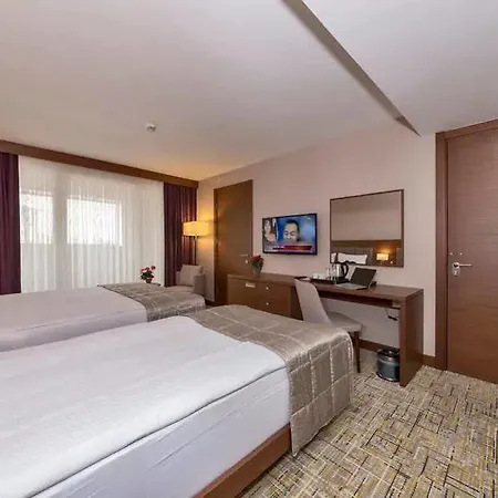 فندق Land Park 4*