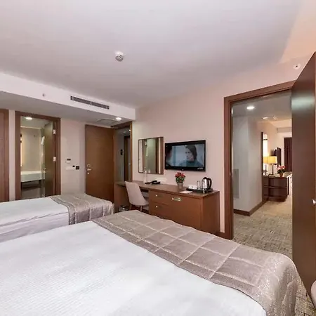 فندق Land Park 4*