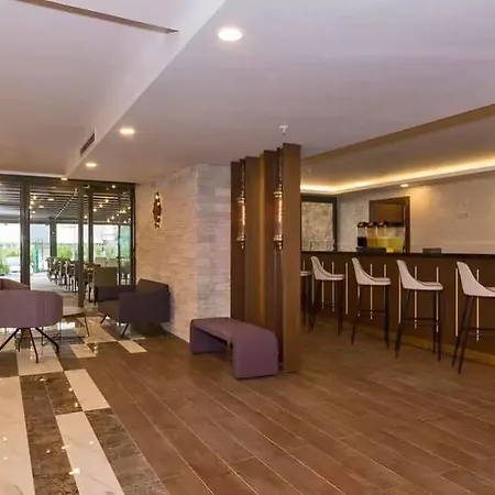 فندق Land Park 4*