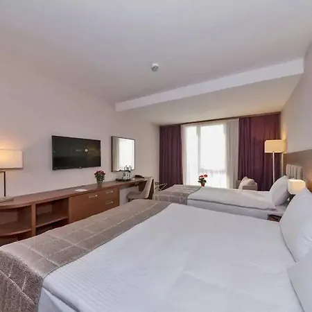 فندق Land Park 4*