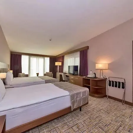 فندق Land Park 4*