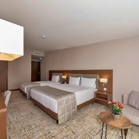 فندق Land Park 4*